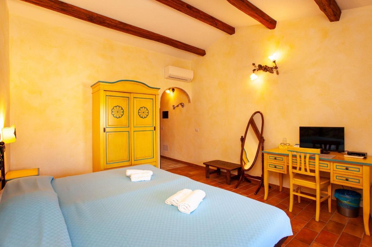 Il Viandante Hotel ซาน เตโอโดโร ภายนอก รูปภาพ